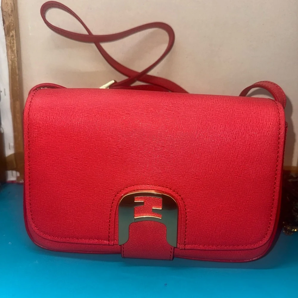 Fendi Red Crossbody Bag with Gold Accent - Picture 2 of 16